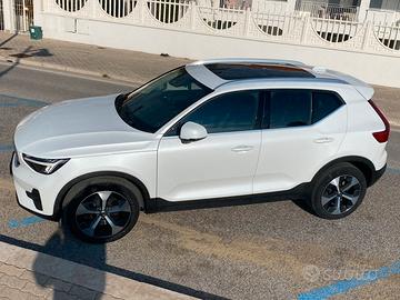 VOLVO XC40 B3 TOP DI GAMMA (PERMUTO/E)