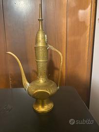 Brocca/caffettiera Vintage in ottone inciso