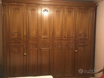 Intera camera da letto con mobilio