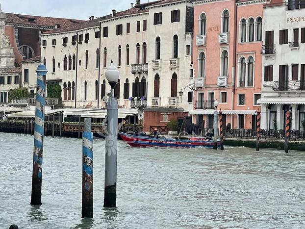 VENEZIA RIVA DI BIASIO LUMINOSSISIMO VISTA CANALE