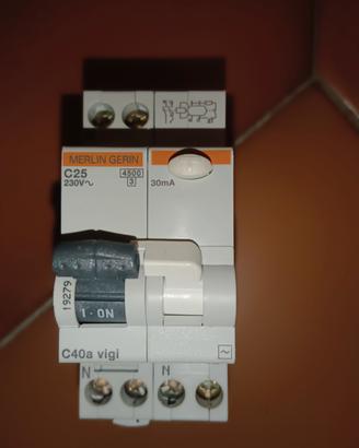 interruttore magnetotermico 