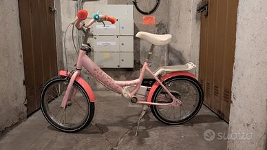 Bici Bambina 16" Barbie e casco Oxelo

incluso
