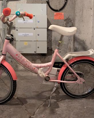Bici Bambina 16" Barbie e casco Oxelo

incluso