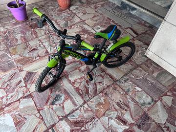 Bicicletta per 4 / 6 anni