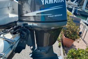 Motore Yamaha 100 four stroke