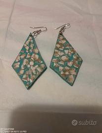 Orecchini artigianali in legno e guscio di uovo 