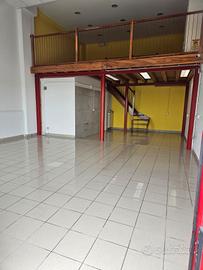 Locale commerciale multiuso