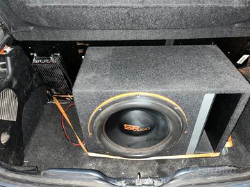 Subwoofer e amplificatore