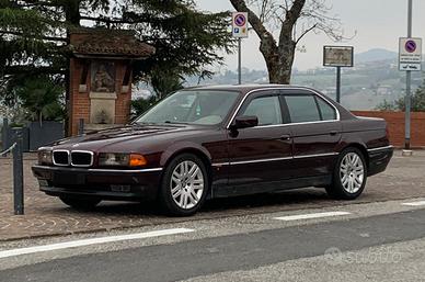 BMW Serie 7 E38 V8 MANUALE