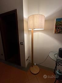 Lampada da terra marca Pan International