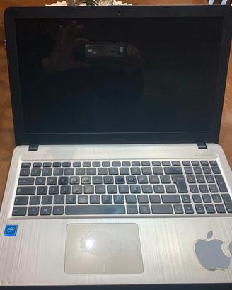 SI VENDE COMPUTER ASUS 17