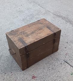 baule antico in abete.