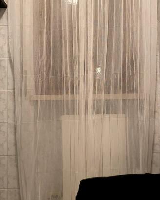 2 tende bianche da casa