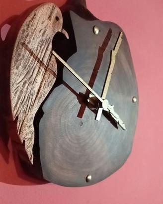 Orologio in legno da parete