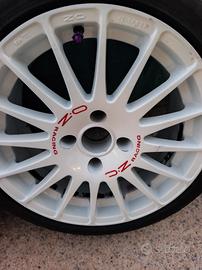 cerchi più gomme