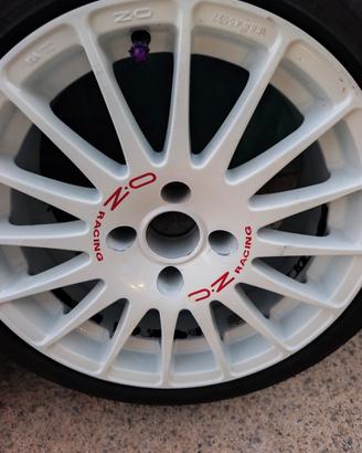 cerchi più gomme