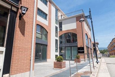 Ufficio di rappresentanza disponibile - Uffici e Locali commerciali In ...