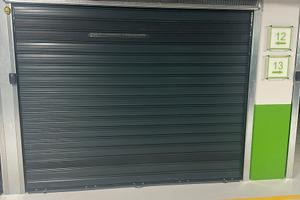 Box auto via Aniello Falcone 249