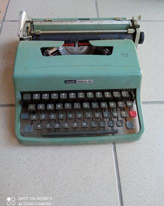 macchina da scrivere olivetti