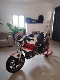 Ducati Monster 796