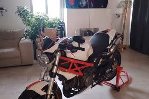 Ducati Monster 796