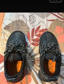 Versace chain reaction