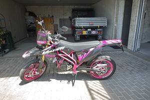 Suzuki Valenti fucsia 50cc