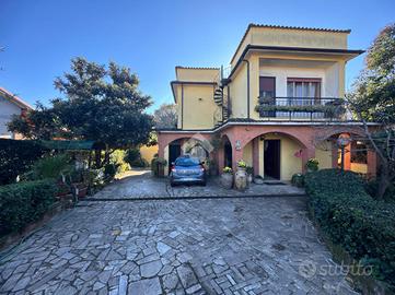 VILLA SINGOLA A SAN CESAREO