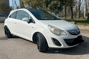 Opel corsa 1.2 bicolor