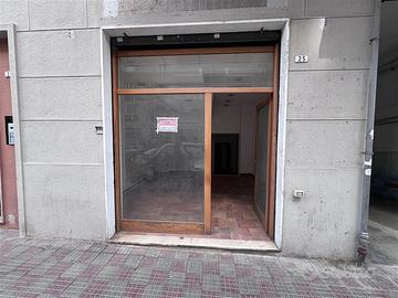 Locale commerciale con box in Via Cocco Ortu