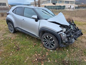 Toyota Yaris Cross 1.5 Hybrid 5p. E-CVT AWD-i Busi