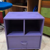 comodino viola con ruote