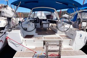 Oceanis 48 -2018 ex charter 5 cab 3 wc