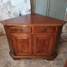 Angolare in noce massiccio