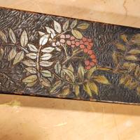 SCATOLA in ciliegio  con decorazioni Art Carved