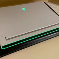 ALIENWARE X15 R2 (2022)- Laptop Gaming + accessori