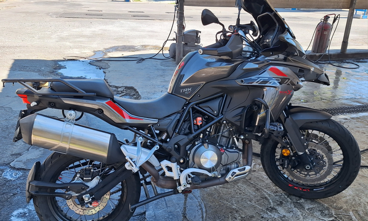 Benelli trk 502x