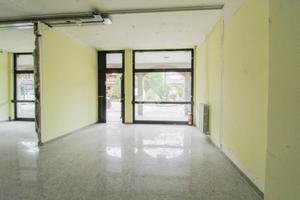 NEGOZIO A PAULLO