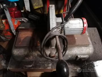 Troncatrice  sega per legno