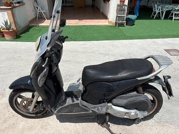 Scarabeo Piaggio 200cc ie