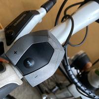 Bicicletta e-bike TREKKING