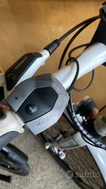 Bicicletta e-bike TREKKING