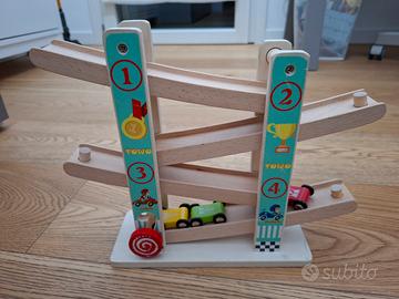 Gioco legno macchinine