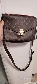 borsetta Louis Vuitton a tracolla 