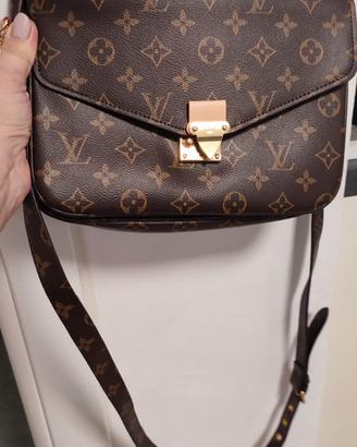 borsetta Louis Vuitton a tracolla 