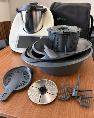 Bimby Vorwerk TM5  con accessori originali