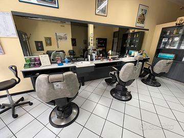 Arredamento negozio (barbiere o altra attivitá)