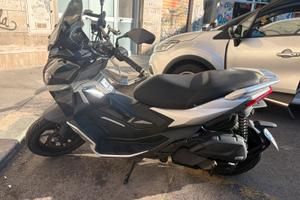 Aprilia SR GT 125. Anno 2022