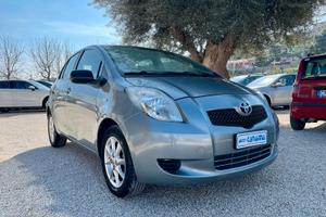 TOYOTA YARIS 1.0 B - 2006