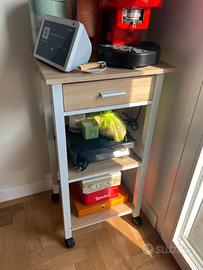 Carrello con cassetto